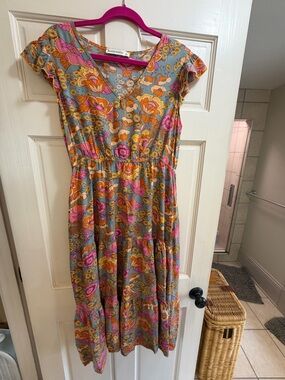 Floral V-Neck Midi Dress in Pink, Orange & Gray — Casual Women's Dress